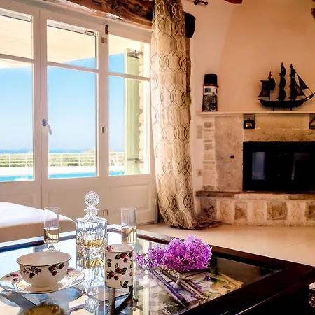 Siorra Anjelina Villa